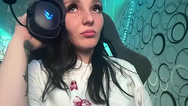 DetraBasner online show from July 11, 2:20 pm