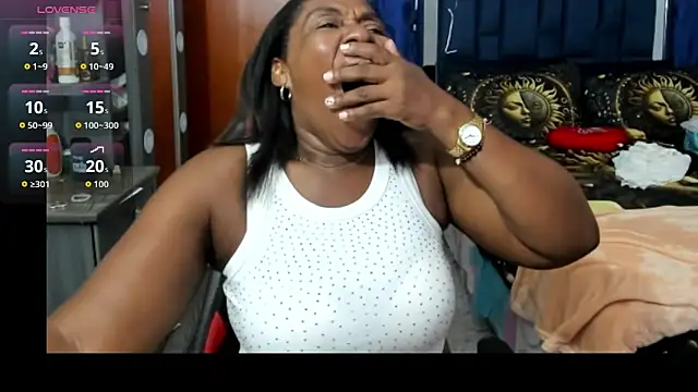 LupeAdams online show from February 13, 1:01 am