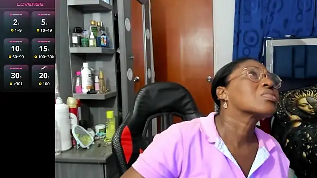 LupeAdams online show from February 18, 12:17 am