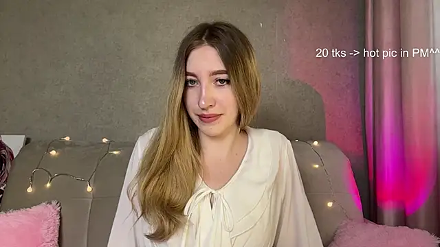 creamberryy online show from July 17, 9:05 am