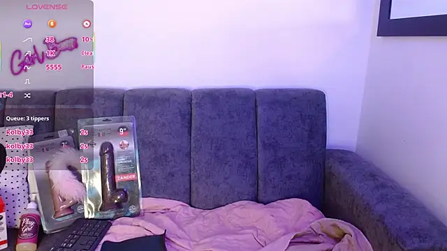 Snapshot of little_elliee_1 chatting on July 10, 8:44 pm little elliee 1 online show from July 10, 8:44 pm