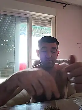 Snapshot of Lokoggggg chatting on July 20, 7:22 am Lokoggggg online show from July 20, 7:22 am