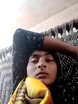 Snapshot of Shivanikumari80 chatting on July 13, 8:17 am Shivanikumari80 online show from July 13, 8:17 am