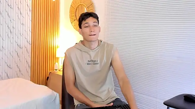 Snapshot of Jimmy_gatt chatting on July 15, 12:10 pm Jimmy gatt online show from July 15, 12:10 pm