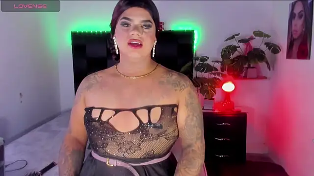 Snapshot of isabelleandbrand chatting on January 11, 6:33 pm isabelleandbrand online show from January 11, 6:33 pm