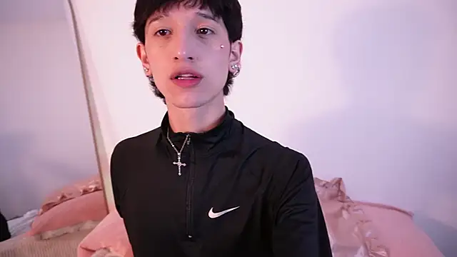 suki dolll online show from July 15, 3:39 pm