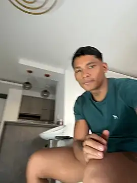 Snapshot of davidmarquez_98 chatting on July 15, 10:15 pm davidmarquez 98 online show from July 15, 10:15 pm