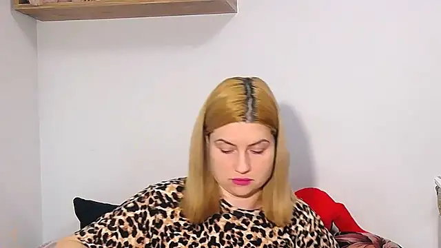 alisenties online show from February 22, 3:43 pm