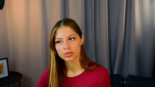 Snapshot of EmiliaLeuze chatting on July 15, 3:45 am EmiliaLeuze online show from July 15, 3:45 am