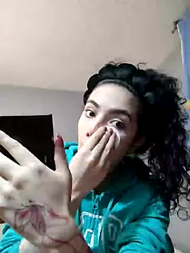 laura mon online show from August 8, 2:36 am