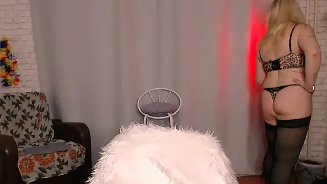 Snapshot of Samantha_Si chatting on December 14, 9:29 am Samantha Si online show from December 14, 9:29 am