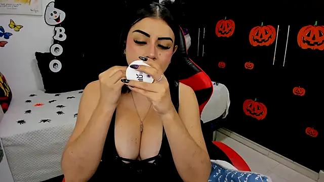 lucy007  online show from October 31, 2:23 am