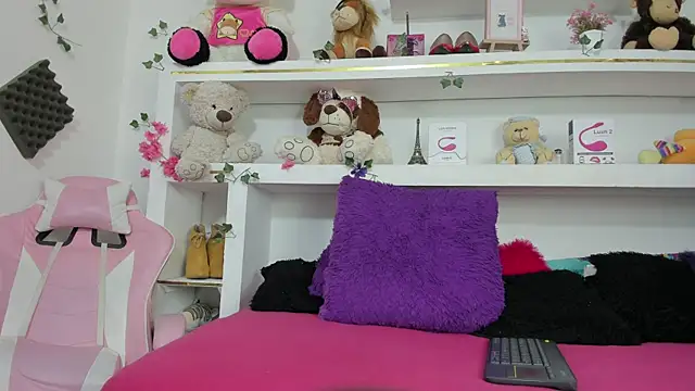 lucia temptation online show from July 15, 6:24 pm