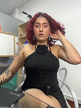 Snapshot of LeidySavage chatting on July 16, 1:00 am LeidySavage online show from July 16, 1:00 am