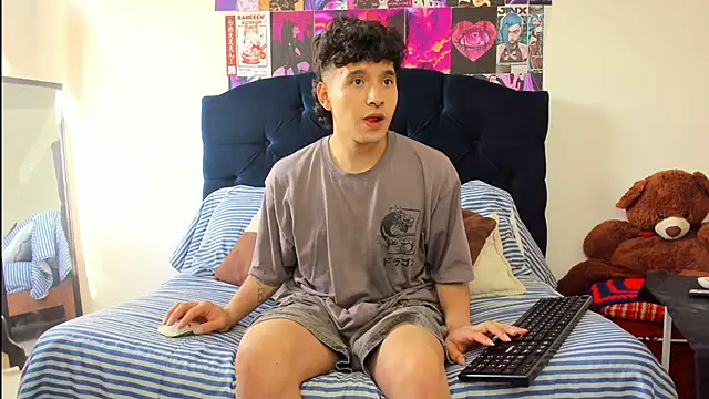 ZOREN33 online show from July 15, 8:36 pm