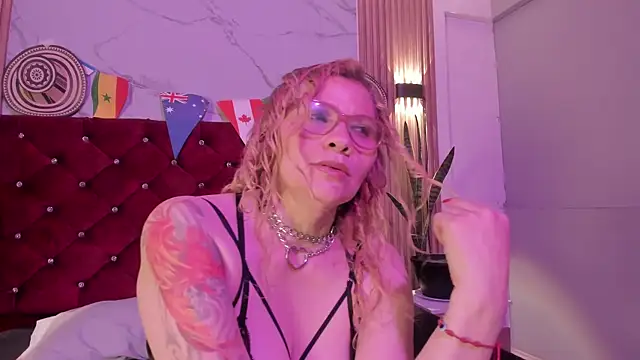 Antonella-Milf online show from July 16, 7:31 pm