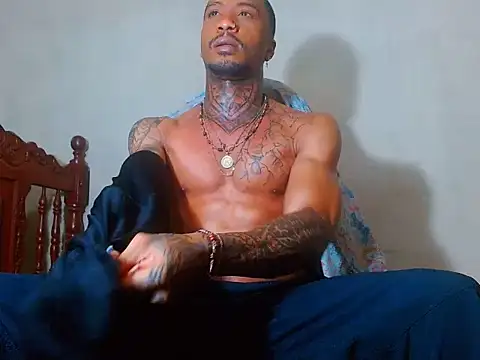 Snapshot of the_king_black chatting on July 20, 10:07 am the king black online show from July 20, 10:07 am