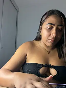 Snapshot of Candymorena_sexyyy chatting on July 17, 4:52 am Candymorena sexyyy online show from July 17, 4:52 am