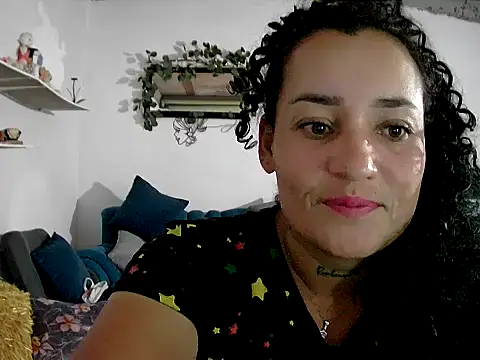Snapshot of Vanezasexy chatting on July 17, 1:45 am Vanezasexy online show from July 17, 1:45 am