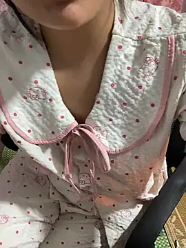 Snapshot of Ngoc_xinh chatting on July 18, 5:39 pm Ngoc xinh online show from July 18, 5:39 pm