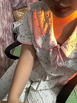 Snapshot of Ngoc_xinh chatting on July 19, 5:44 am Ngoc xinh online show from July 19, 5:44 am