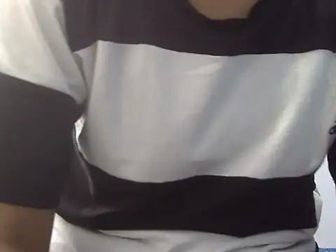 Snapshot of its_cutee chatting on August 5, 7:33 am its cutee online show from August 5, 7:33 am