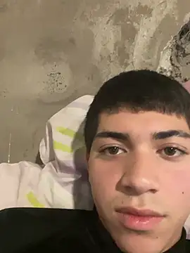 Snapshot of johnnisak chatting on July 21, 12:46 am johnnisak online show from July 21, 12:46 am