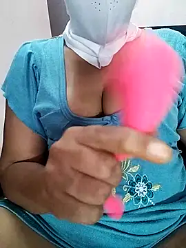 Snapshot of NiceAverting chatting on July 29, 2:15 pm NiceAverting online show from July 29, 2:15 pm