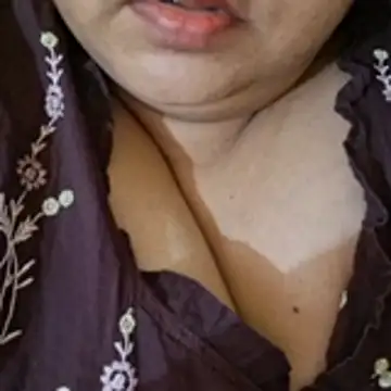 Snapshot of Erika-4-u chatting on August 3, 9:15 am Erika-4-u online show from August 3, 9:15 am