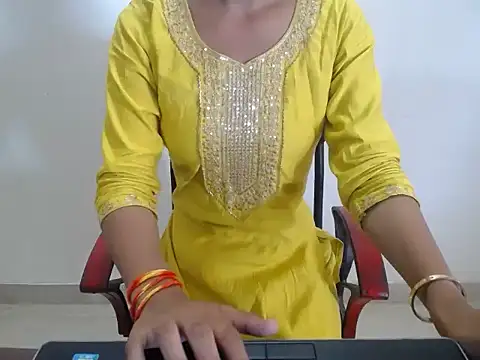 Snapshot of Sizzling_Charu chatting on July 27, 5:25 am Sizzling Charu online show from July 27, 5:25 am