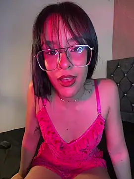 Snapshot of HoneyDanna chatting on July 25, 2:53 am HoneyDanna online show from July 25, 2:53 am