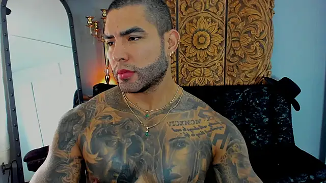 Snapshot of Aaron_Vega chatting on August 4, 2:52 pm Aaron Vega online show from August 4, 2:52 pm