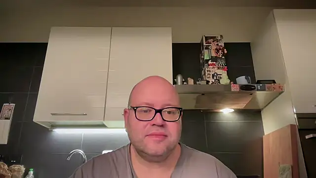 theitalianbear online show from March 15, 4:13 am