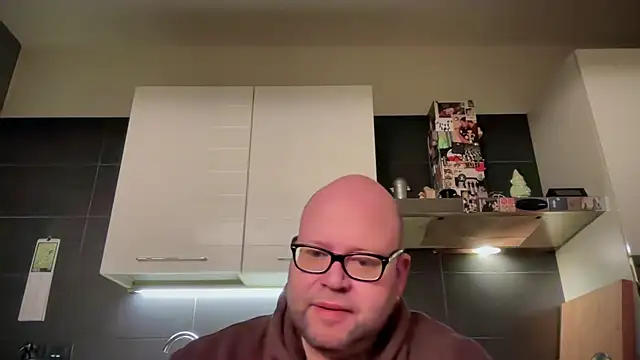 theitalianbear online show from March 26, 3:45 am