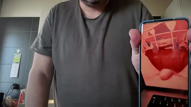 Snapshot of theitalianbear chatting on May 3, 5:46 am theitalianbear online show from May 3, 5:46 am