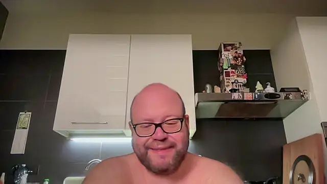 Snapshot of theitalianbear chatting on May 15, 11:01 pm theitalianbear online show from May 15, 11:01 pm