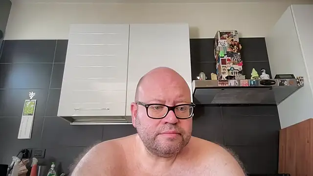 Snapshot of theitalianbear chatting on May 27, 7:49 am theitalianbear online show from May 27, 7:49 am