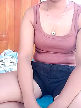 thypham1 online show from July 27, 8:43 am