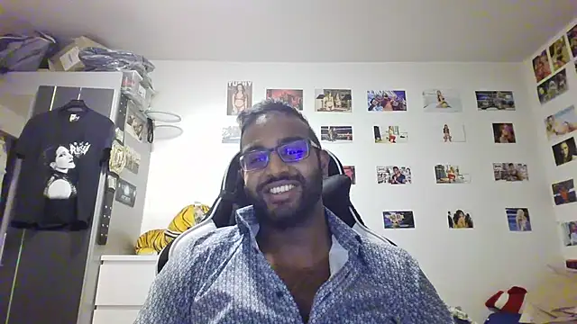 Snapshot of xXxChrisKissxXx chatting on August 1, 11:58 pm xXxChrisKissxXx online show from August 1, 11:58 pm