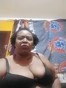 Snapshot of whewolfqueen chatting on August 3, 1:37 am whewolfqueen online show from August 3, 1:37 am