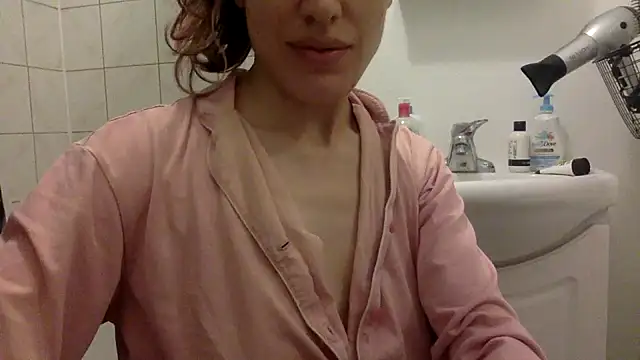 laetitia xo online show from August 6, 12:23 am