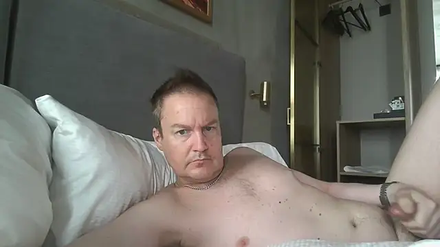 Snapshot of swedeexhib chatting on July 28, 11:05 am swedeexhib online show from July 28, 11:05 am