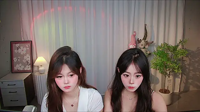 sexy-gilr online show from August 5, 11:46 am
