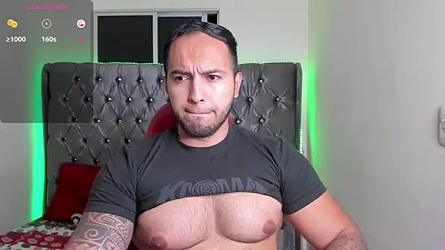 mrloganfuck1 online show from June 1, 6:15 am