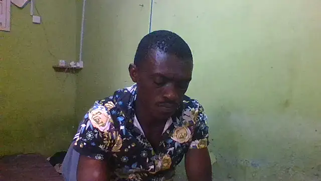 Snapshot of blakkvirus chatting on November 23, 8:36 am blakkvirus online show from November 23, 8:36 am