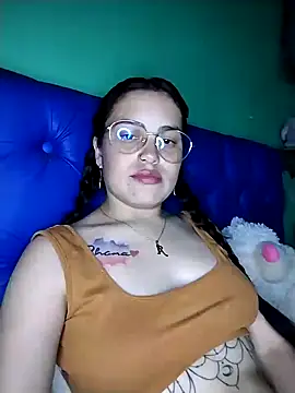 Snapshot of Emma_St_ chatting on July 29, 11:47 pm Emma St online show from July 29, 11:47 pm