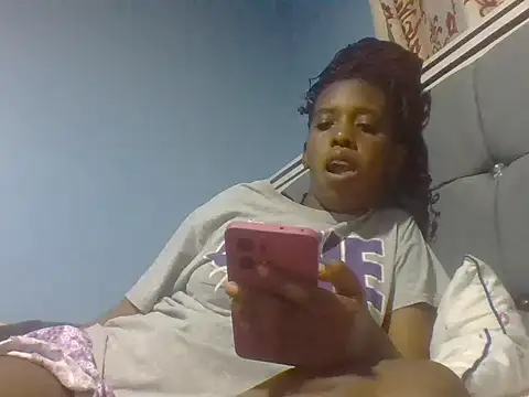 Snapshot of freaky_lass chatting on July 29, 9:24 pm freaky lass online show from July 29, 9:24 pm