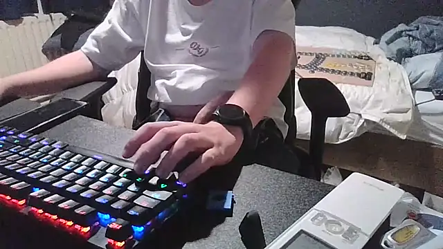willemBertussen08 online show from July 29, 1:53 pm