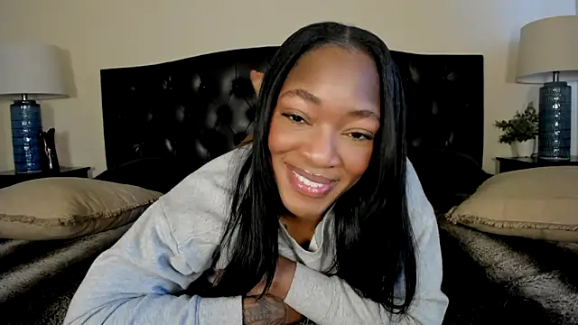 nicolesolace online show from March 14, 9:09 pm