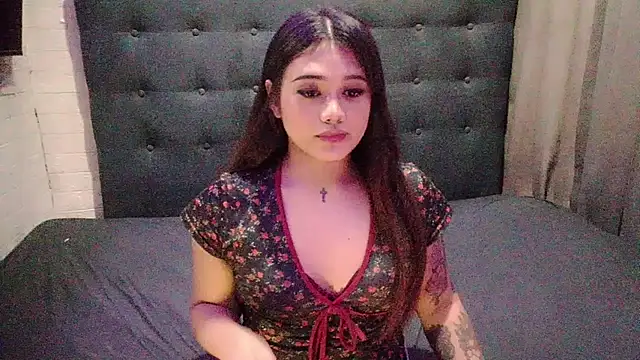 FoxxyJesa online show from June 13, 3:43 pm